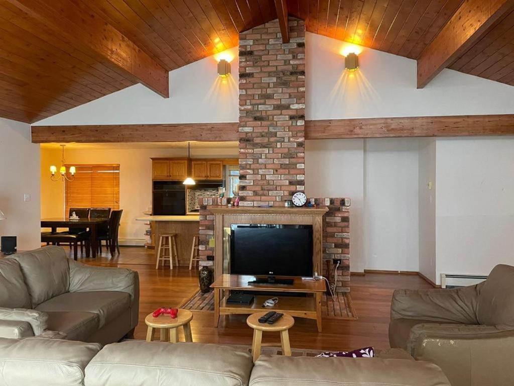 Metchosin Beach House Victoria Buitenkant foto
