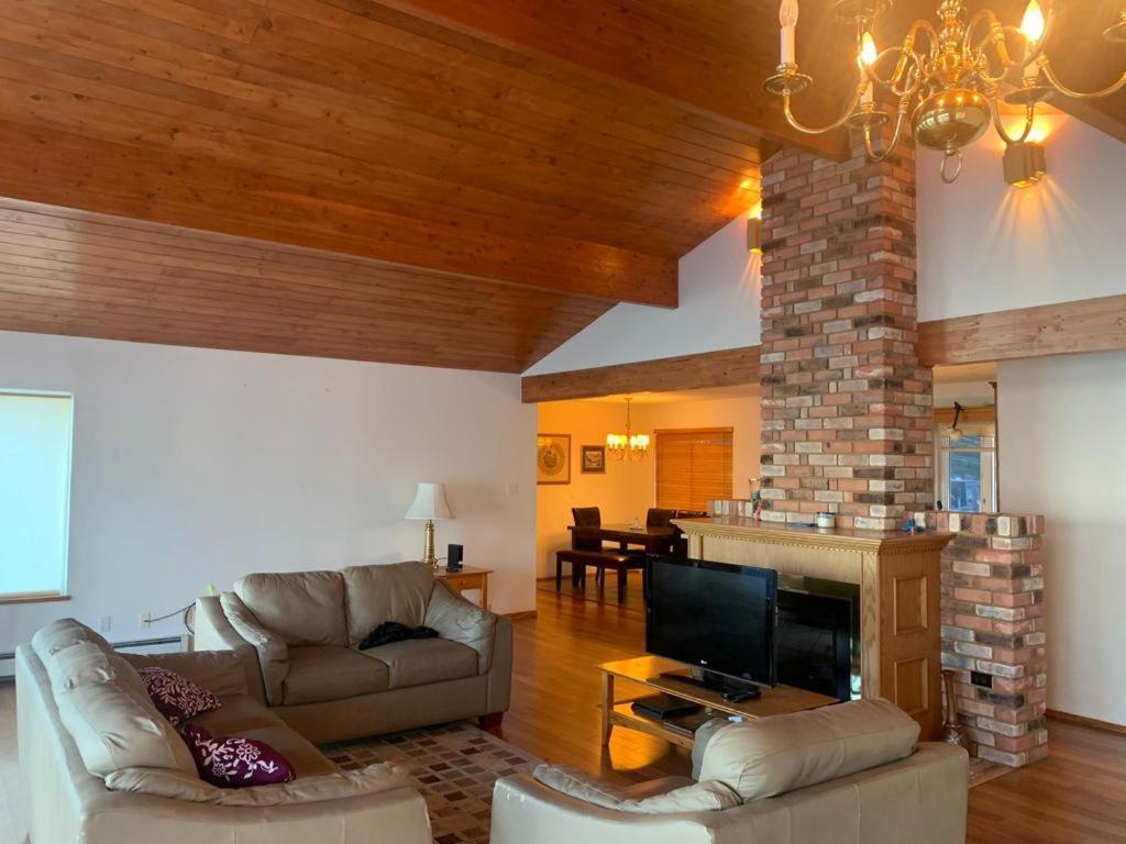 Metchosin Beach House Victoria Buitenkant foto
